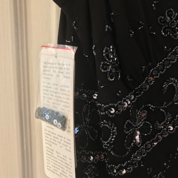 Hi, I'm selling very clean clothing &  accesories. - Picture 5 of 7